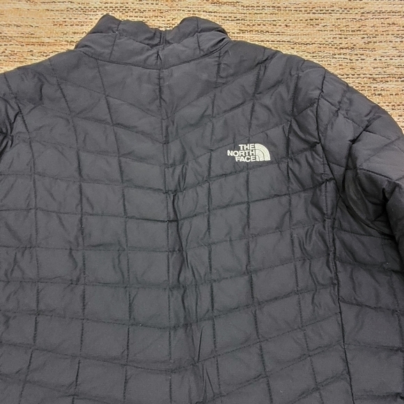 The North Face Thermoball Light Puffer Jacket - Picture 5 of 16